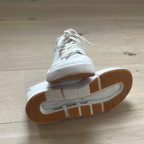 ON RUNNING
x Roger Federer The Roger Centre Court Trainers - Picture 4 of 6